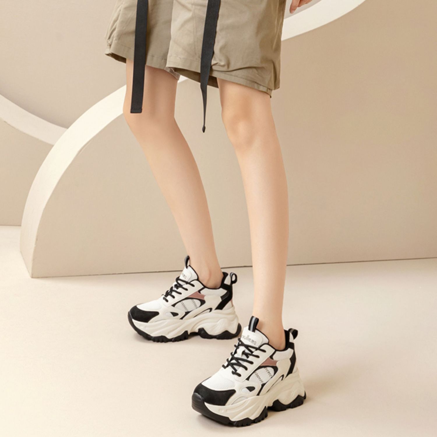 Shop EXULL 依思Q 合成革 復古休閒 低幫 老爹鞋 6.5cm 女款 黑白色