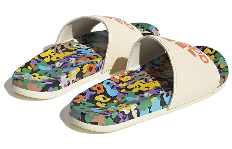 Shop （女性）FARM Rio x adidas Adilette 舒適涼拖鞋 '花卉-多色' HQ7080