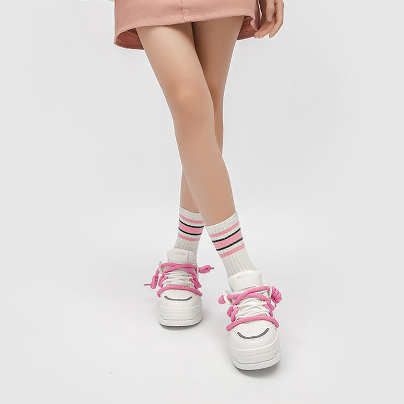 Lookbook (W) 飛躍カジュアル快適ロースニーカー (Hiyaku Kajuaru Kaiteki Rō Sunīkā) DF-3858