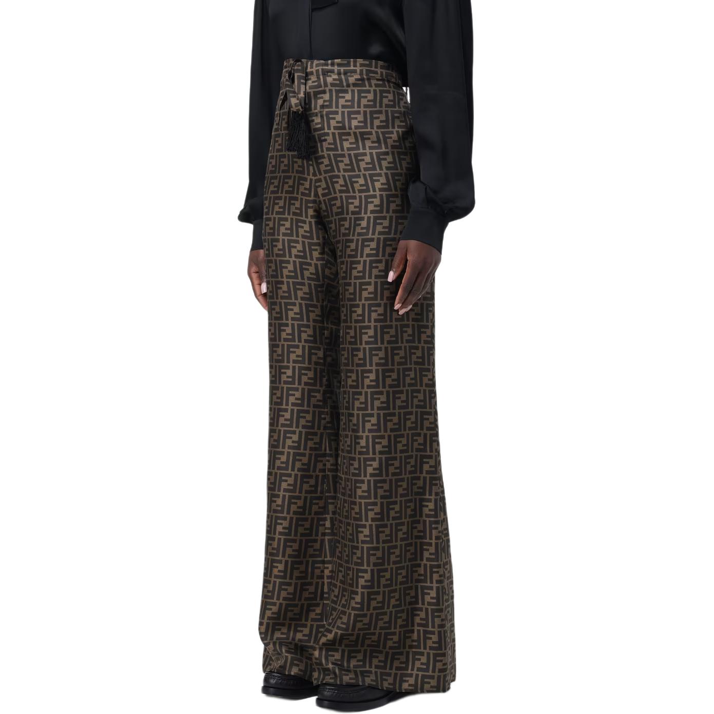 Purchase (W) FENDI Seluar Kelabu Mid-Rise Berikat Flared dengan Corak Keseluruhan. FR6537A8G3F1440