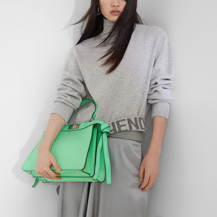 Shop (W) FENDI 灰色高領logo字母印花毛衣 FZX934ANJJF0TAZ