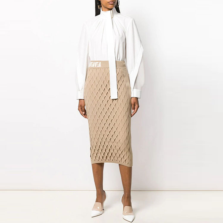 Lookbook (W) FENDI Falda Lápiz de Malla Acanalada Vestido Casual Caqui. FZQ594A9WQF18DT