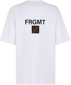 (W) 펜디 로고 프린트 반팔 오버사이즈 티셔츠 화이트 SS24. FS9626AQFZF0ZNM Lookbook (W) 펜디 로고 프린트 반팔 오버사이즈 티셔츠 화이트 SS24. FS9626AQFZF0ZNM