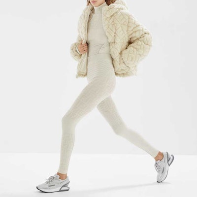 (W) フェンディ ソリッドカラー フード付き ジップ コットンジャケット - ホワイト FAN133AQB1F1M2A Shop (W) フェンディ ソリッドカラー フード付き ジップ コットンジャケット - ホワイト FAN133AQB1F1M2A