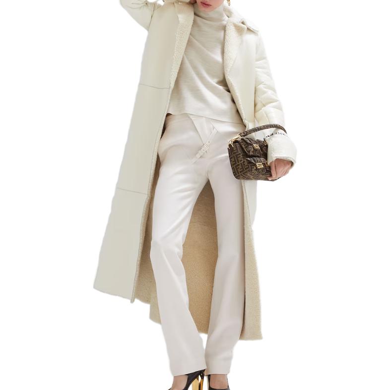 Shop (W) FENDI Kemeja Lengan Panjang Putih dengan Belahan Hem dan Kerah Mantel. FM5348AQA4F08U3