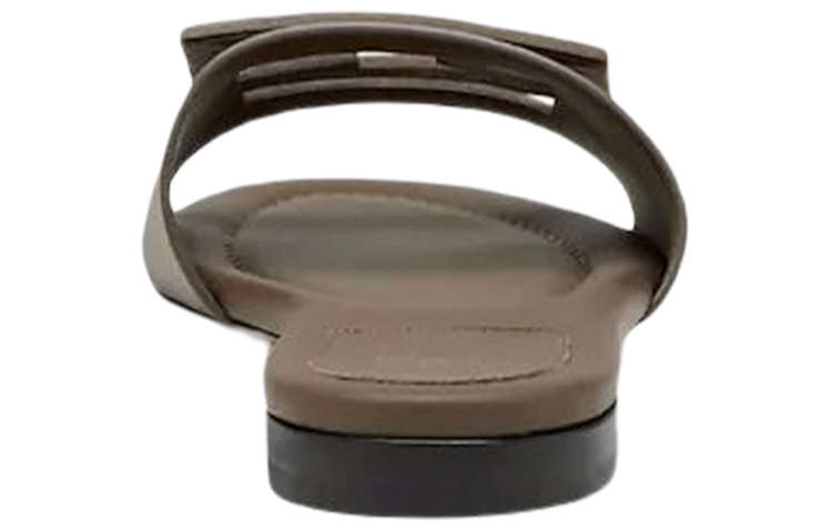 Shop FENDI 芬迪 Baguette 皮革涼鞋 女款 棕色