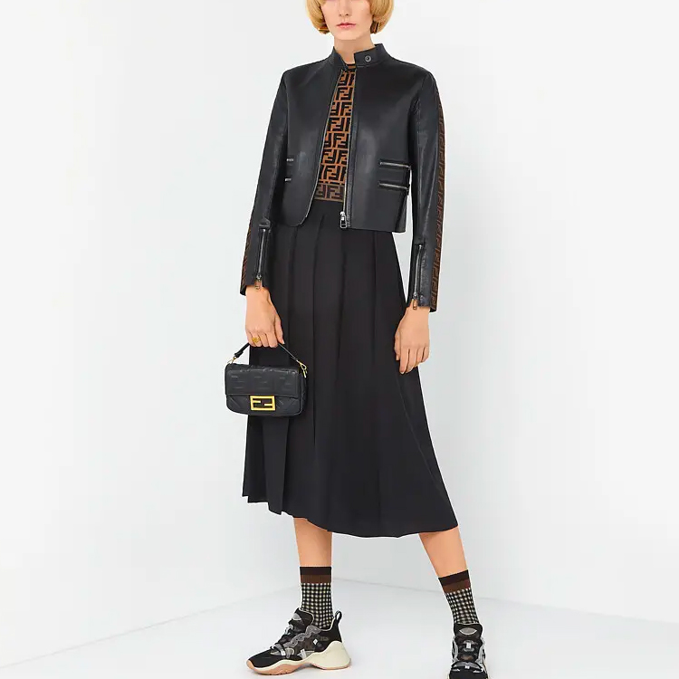 Purchase (W) FENDI Cokelat Atasan Rajut Lengan Pendek Motif Logo Seluruh Crewneck FZY702A5QGF118W