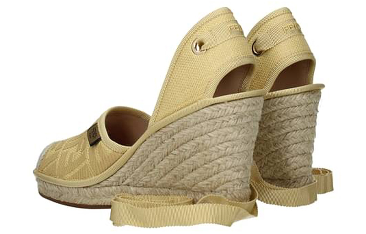 Shop FENDI 時尚休閒織布涼鞋 女款 黃色