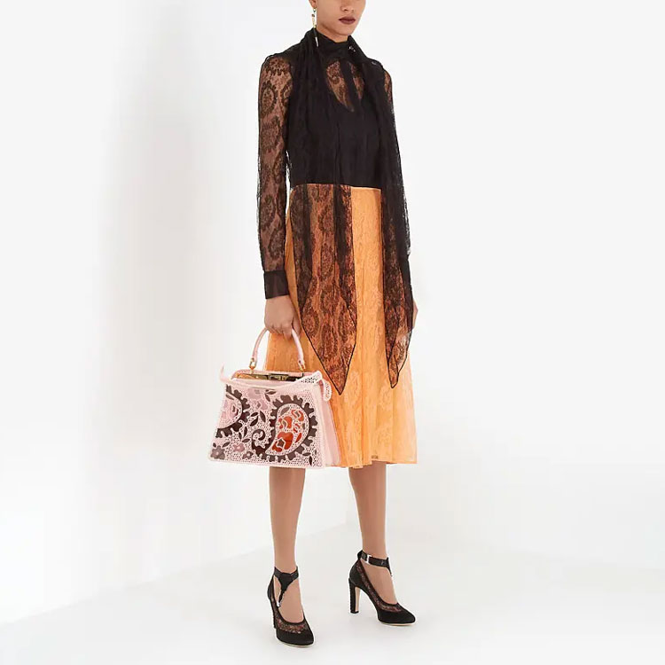 Shop (W) 芬迪 FW21 黑色蕾丝围巾领长袖衬衫. FS7821AD9LF0GME