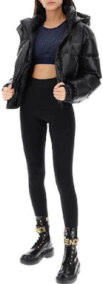 (W) FENDI FW22 光泽黑色连帽宽松长袖外套 FAN095AK85F0GME Lookbook (W) FENDI FW22 光泽黑色连帽宽松长袖外套 FAN095AK85F0GME