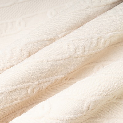 (W) FENDI FW22 Sweater Rajut V-Neck Embossed Wanita Off-White. FZC944ALOHF1IHA Shop (W) FENDI FW22 Sweater Rajut V-Neck Embossed Wanita Off-White. FZC944ALOHF1IHA