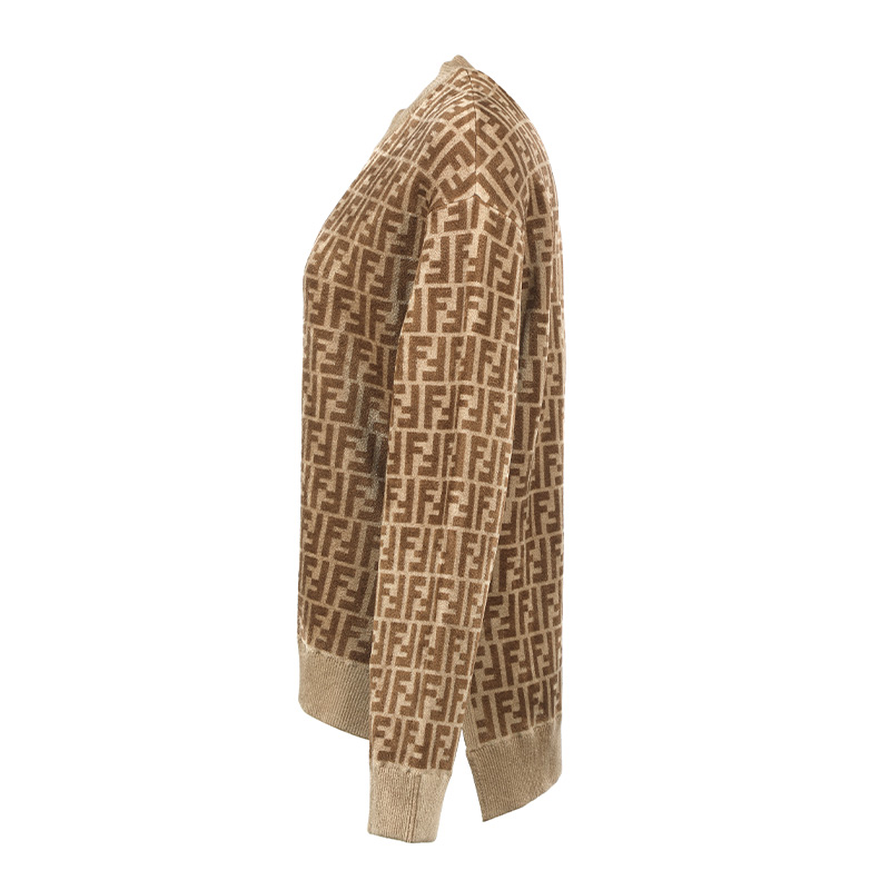 Shop (W) FENDI FW22 Monogram Jacquard Knit Sweater Wanita Coklat Muda FZX860ALAPF10W1