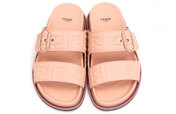 FENDI 芬迪 皮革 露趾搭扣圓頭平底 時尚涼拖 女款 粉色 Lookbook FENDI 芬迪 皮革 露趾搭扣圓頭平底 時尚涼拖 女款 粉色