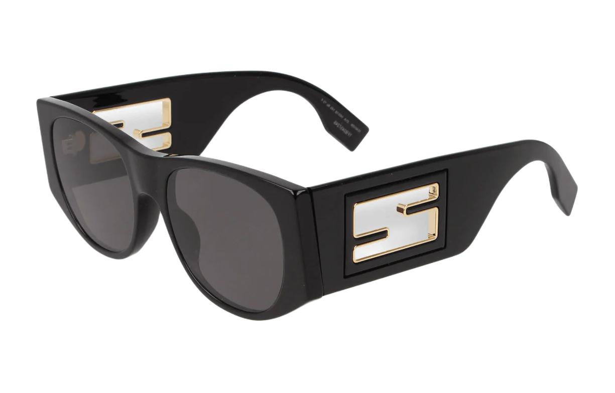 (Women) FENDI Logo Square  Black Sunglasses. FE40109I 01A