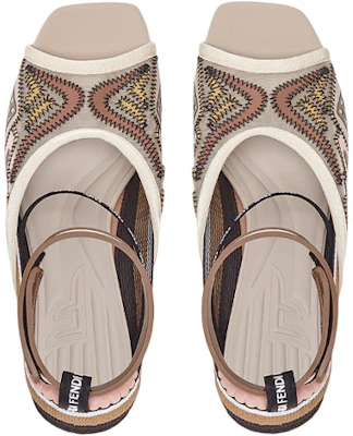 (W) Fendi Offene Zehensandale Klettverschluss ''Fashion Sandal - Rosa Braun'' 8X6910A6RQF16M7 Lookbook (W) Fendi Offene Zehensandale Klettverschluss ''Fashion Sandal - Rosa Braun'' 8X6910A6RQF16M7