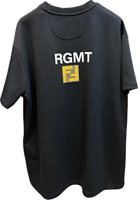 (W) FENDI Pokémon Logo Print Kaos Lengan Pendek SS24. FS9626AQFXF0ZNM Lookbook (W) FENDI Pokémon Logo Print Kaos Lengan Pendek SS24. FS9626AQFXF0ZNM