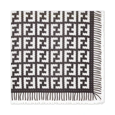 (Women) FENDI Soft and Stylish Scarf/Shawl Black/White. FXT069AO40F0QA1