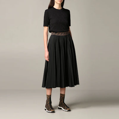 (W) FENDI SS21 Baju-T Hitam Rajut dengan Cetakan Logo FF. FZY934-ABWQF0GME Details for (W) FENDI SS21 Baju-T Hitam Rajut dengan Cetakan Logo FF. FZY934-ABWQF0GME