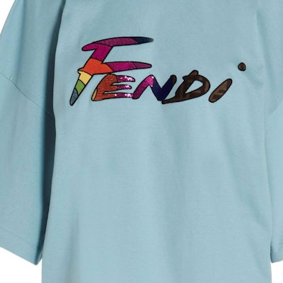 (Women) FENDI SS22 T-Shirt with Logo Print in Mist Blue. FS7890AJXGF1H3F Cheap (Women) FENDI SS22 T-Shirt with Logo Print in Mist Blue. FS7890AJXGF1H3F