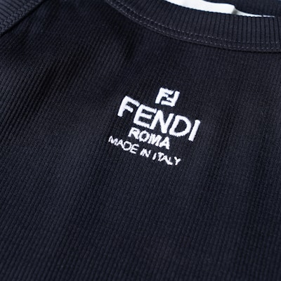 (W) FENDI SS23 黑色印花Logo無袖上衣。 FS7966ANQMF0GME Purchase (W) FENDI SS23 黑色印花Logo無袖上衣。 FS7966ANQMF0GME