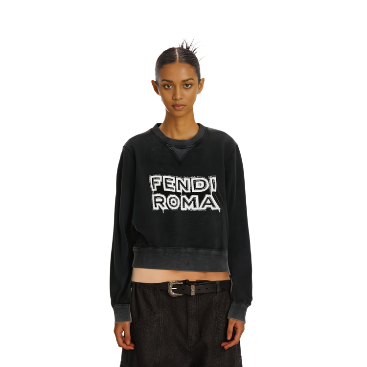 Shop (W) 펜디 SS23 블랙 레터 프린트 립드 크루넥 스웻셔츠. FS7948AMGTF1K1W