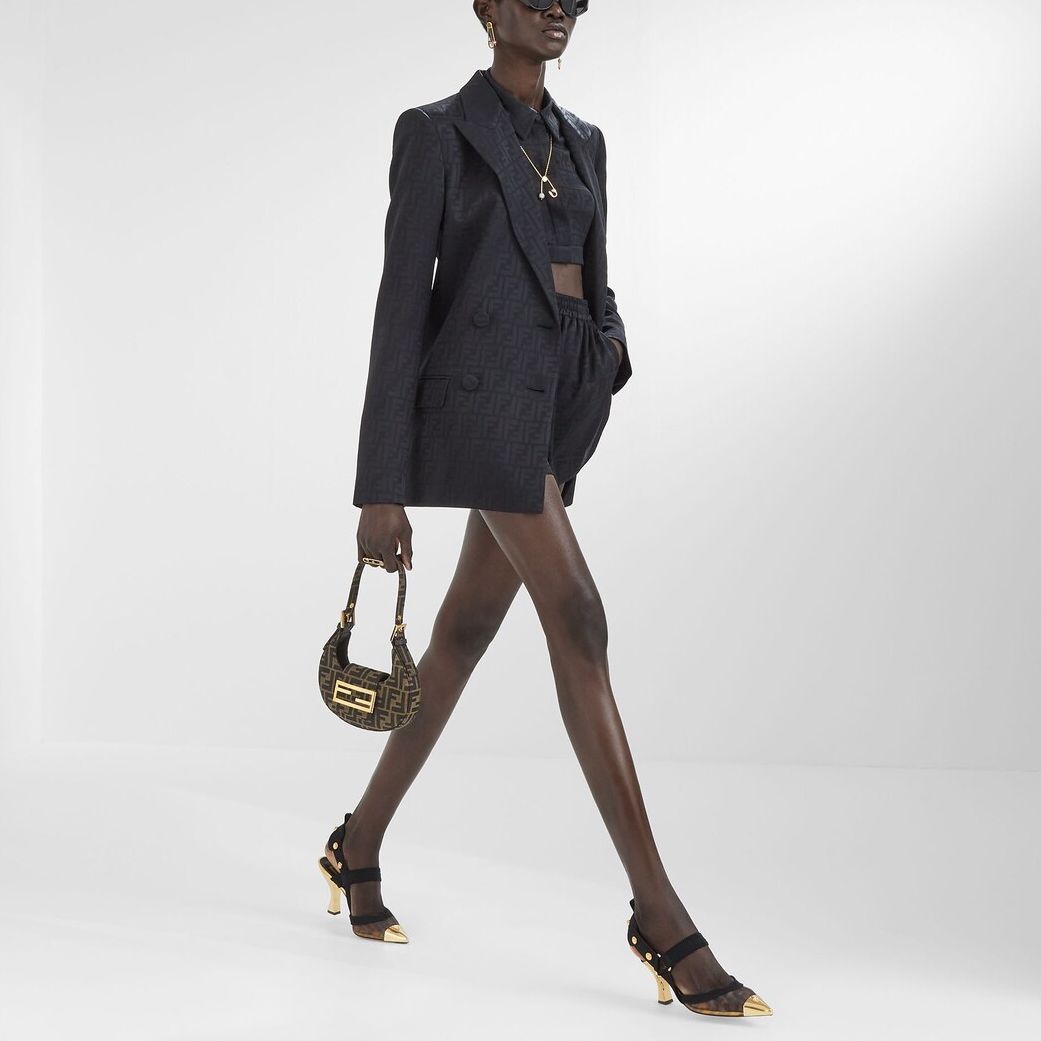 Purchase (W) FENDI SS23 Kemeja Crop Lengan Panjang Logo Jacquard Hitam. FS7994AJ0ZF0GME