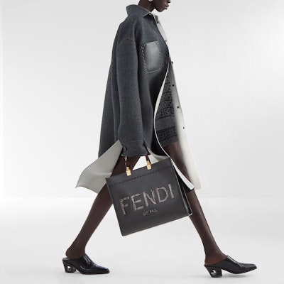 (W) FENDI SS23 Grey Monochrome Coat Belted Single-Breasted. FF8853ALBSF1IHJ Shop (W) FENDI SS23 Grey Monochrome Coat Belted Single-Breasted. FF8853ALBSF1IHJ