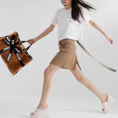 (W) FENDI SS23 白色Logo印花圓領拉鍊短袖T恤 FS7389ANQSF0ZNM Shop (W) FENDI SS23 白色Logo印花圓領拉鍊短袖T恤 FS7389ANQSF0ZNM