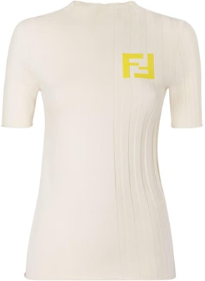 (W) FENDI SS24 Beige Logo Slim Fit Kaos Knit Lengan Pendek. FZXC37ASOSF1P2N Order (W) FENDI SS24 Beige Logo Slim Fit Kaos Knit Lengan Pendek. FZXC37ASOSF1P2N