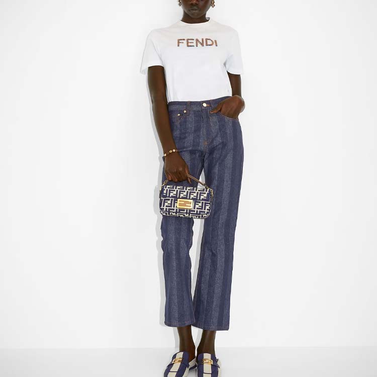 Shop (W) FENDI SS24 Kaos Wanita Lengan Pendek Logo Putih Crew Neck FS7254AS8GF0ZNM