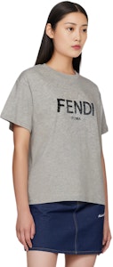 (W) FENDI 女士灰色宽松版印花Logo圆领T恤。 FS9599AQ9AF0TDR Purchase (W) FENDI 女士灰色宽松版印花Logo圆领T恤。 FS9599AQ9AF0TDR