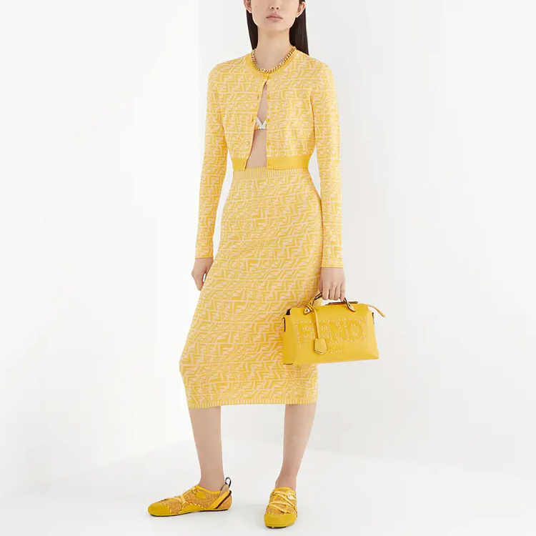 Shop (W) FENDI Falda Midi Amarilla con Cintura Elástica Estilo Casual. FZQ637AGF1F1DO6