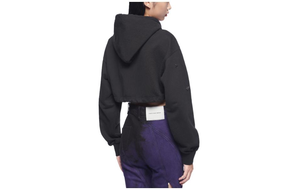 Lookbook (W) Sudadera Crop Negra con Logo Feng Chen Wang. FF12HOO415B