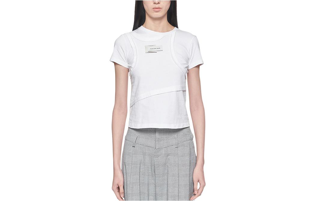 Order (W) Camiseta Blanca de Manga Corta FENG CHEN WANG SS22 Letter Patch para Mujer. FWS13TS06
