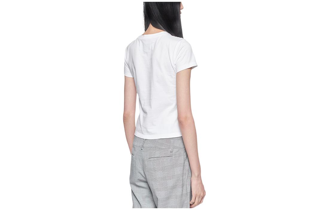 Lookbook (W) Camiseta Blanca de Manga Corta FENG CHEN WANG SS22 Letter Patch para Mujer. FWS13TS06