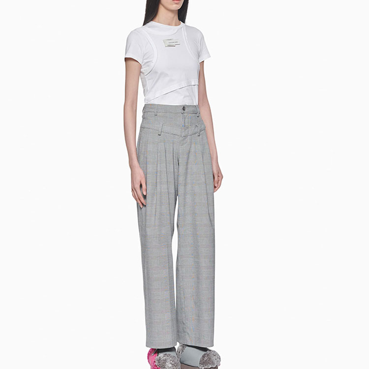 Shop (W) Camiseta Blanca de Manga Corta FENG CHEN WANG SS22 Letter Patch para Mujer. FWS13TS06