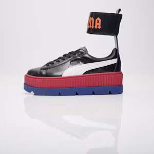 Lookbook (女性)Fenty x Puma 脚踝带松糕鞋 '红芽' 366264-01