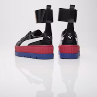 Shop (女性)Fenty x Puma 脚踝带松糕鞋 '红芽' 366264-01