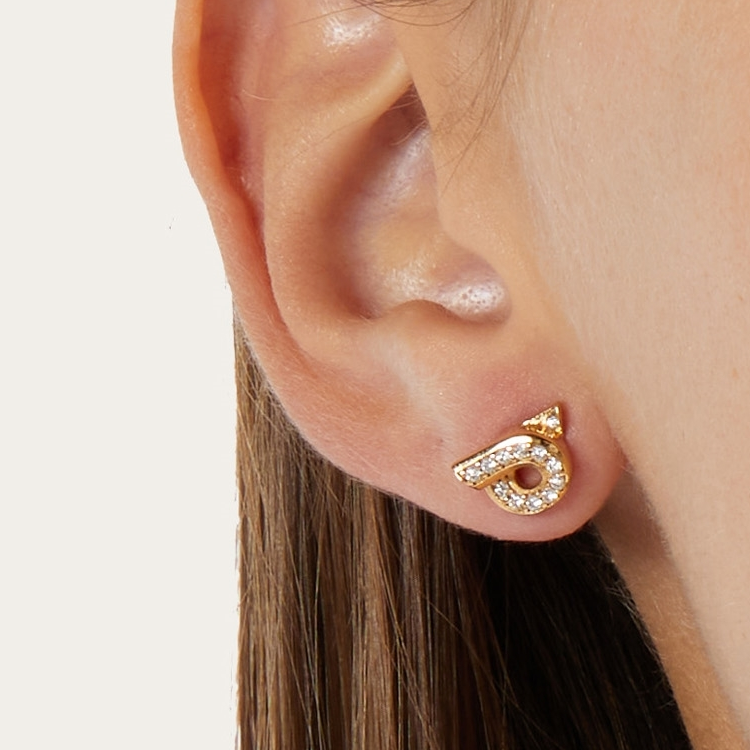 Shop (W) 페라가모 골드 브래스 글라스 크리스탈 스터드 이어링 파베 디테일. 760700770442