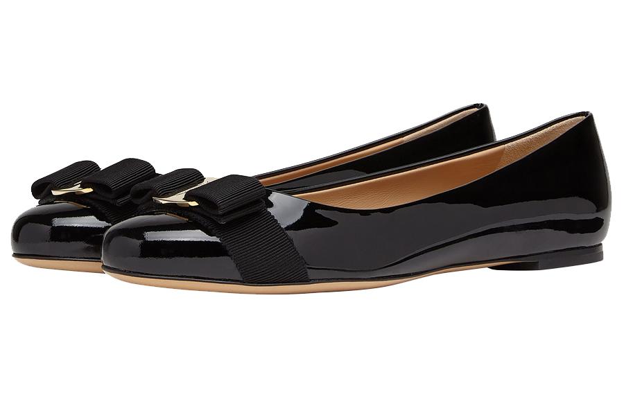 Lookbook (W) FERRAGAMO Bailarinas 'Cuero Charol Negro' 574556