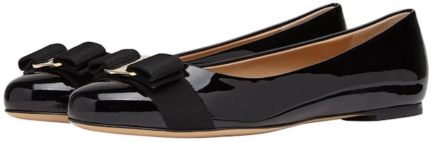 Lookbook (W) FERRAGAMO Sepatu Balet 'Kulit Hitam Mengilap' 574556