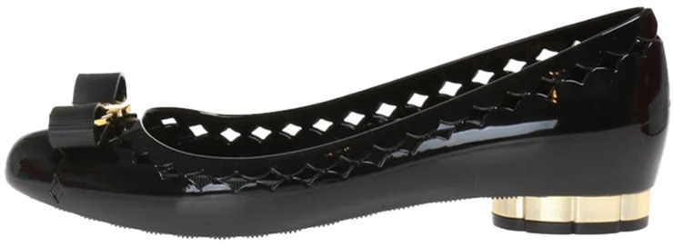 women-ferragamo-ballet-flats-black-bow-035049-688557