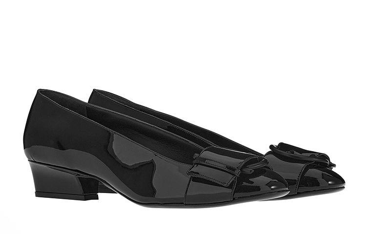 Order (W) FERRAGAMO Sepatu Datar Kulit 'Hitam' 01C802-751004