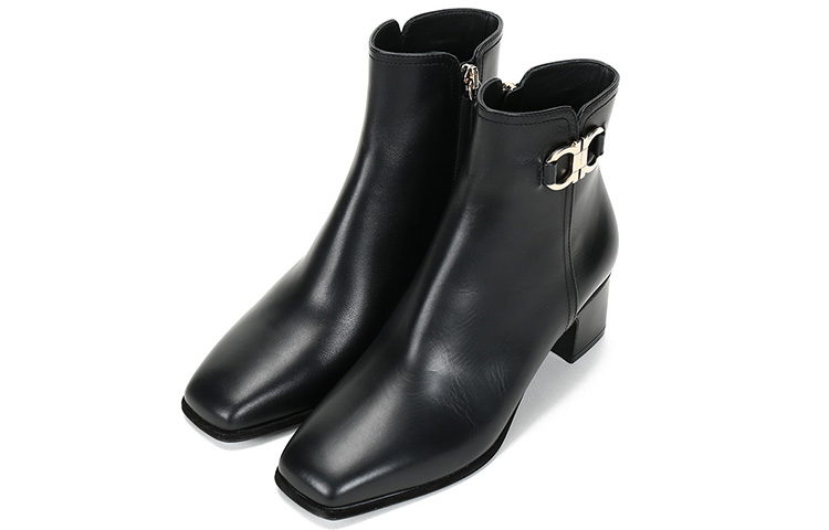 Lookbook (W) Stivale FERRAGAMO Cassaro ''Gancini Nero'' 01P790-732958