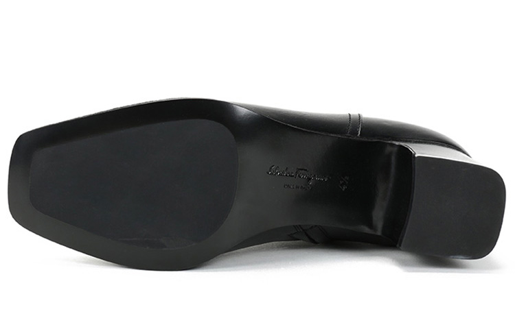 Details for (W) Stivale FERRAGAMO Cassaro ''Gancini Nero'' 01P790-732958