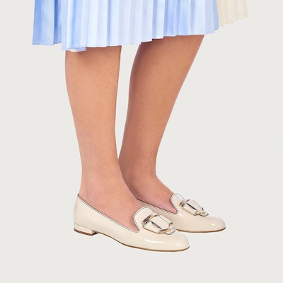 (W) FERRAGAMO Gancini Loafer 'Putih Kulit Anak Lembu Berkilat' 01B864-745719 Purchase (W) FERRAGAMO Gancini Loafer 'Putih Kulit Anak Lembu Berkilat' 01B864-745719