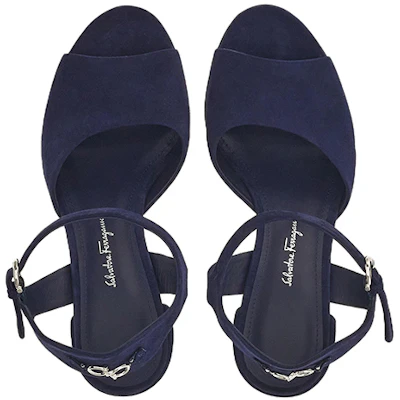 (W) FERRAGAMO Sandalo Spuntato in Pelle di Capra con Zeppa ''Blu'' 01E075-758581 Lookbook (W) FERRAGAMO Sandalo Spuntato in Pelle di Capra con Zeppa ''Blu'' 01E075-758581