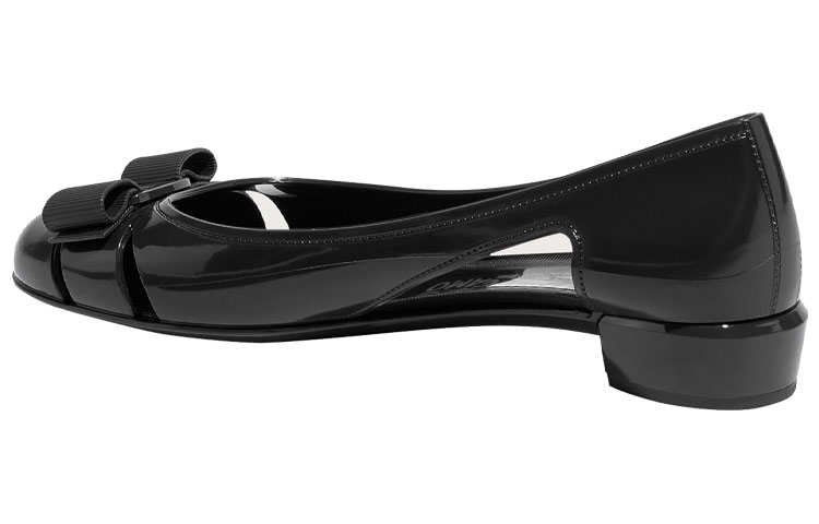 Shop (W) FERRAGAMO Vara 'Negro Jelly' 035656-726363