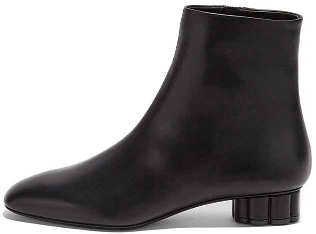 women-ferragamo-leather-ankle-boots-black-zipper-detail-01-n311-693095