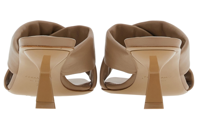 Purchase (W) Ferragamo皮革交叉带粗跟凉鞋“米色” 01F939-761900
